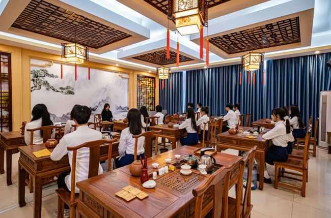 四川五月花技師學(xué)院有高中部嗎,五月花可以讀高中嗎