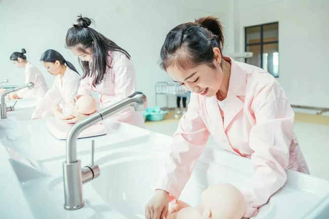 四川五月花技師學(xué)院有高中部嗎,五月花可以讀高中嗎