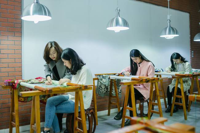 成都華商理工職業(yè)學校